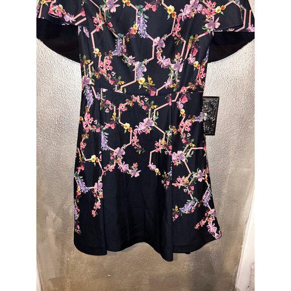 Ted Baker London Vianna Romcom Wedding Floral Short Sleeve Fit & Flare Dress - Picture 3 of 9